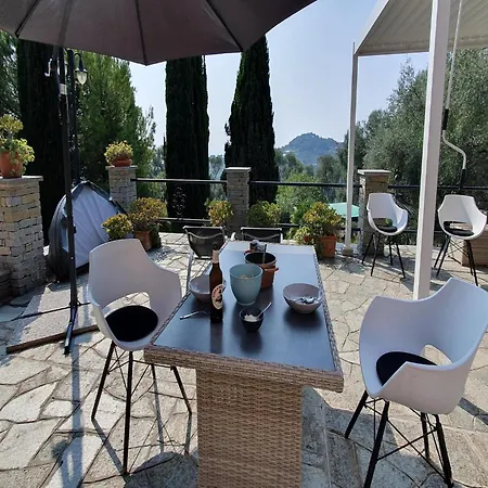 3-apartment Coastal Italian *