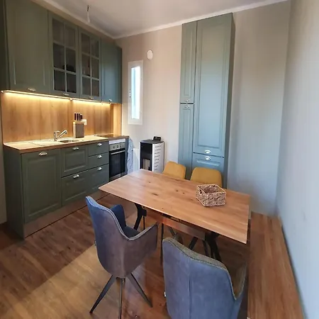 Villa 3-apartment Coastal Italian