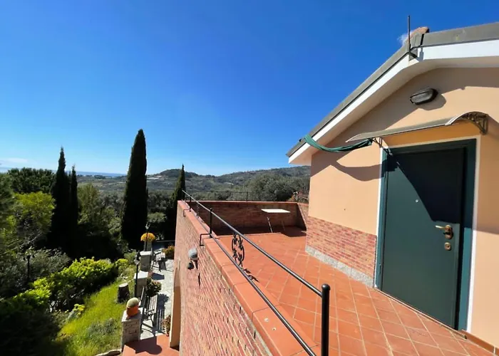 Charmante Mit Drei Villa San Lorenzo al Mare