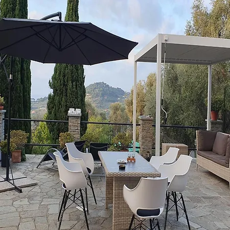 3-apartment Coastal Italian * San Lorenzo al Mare